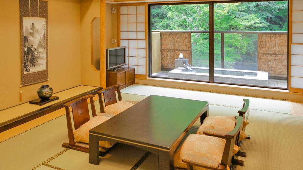 Tenseien japanese style room with private onsen