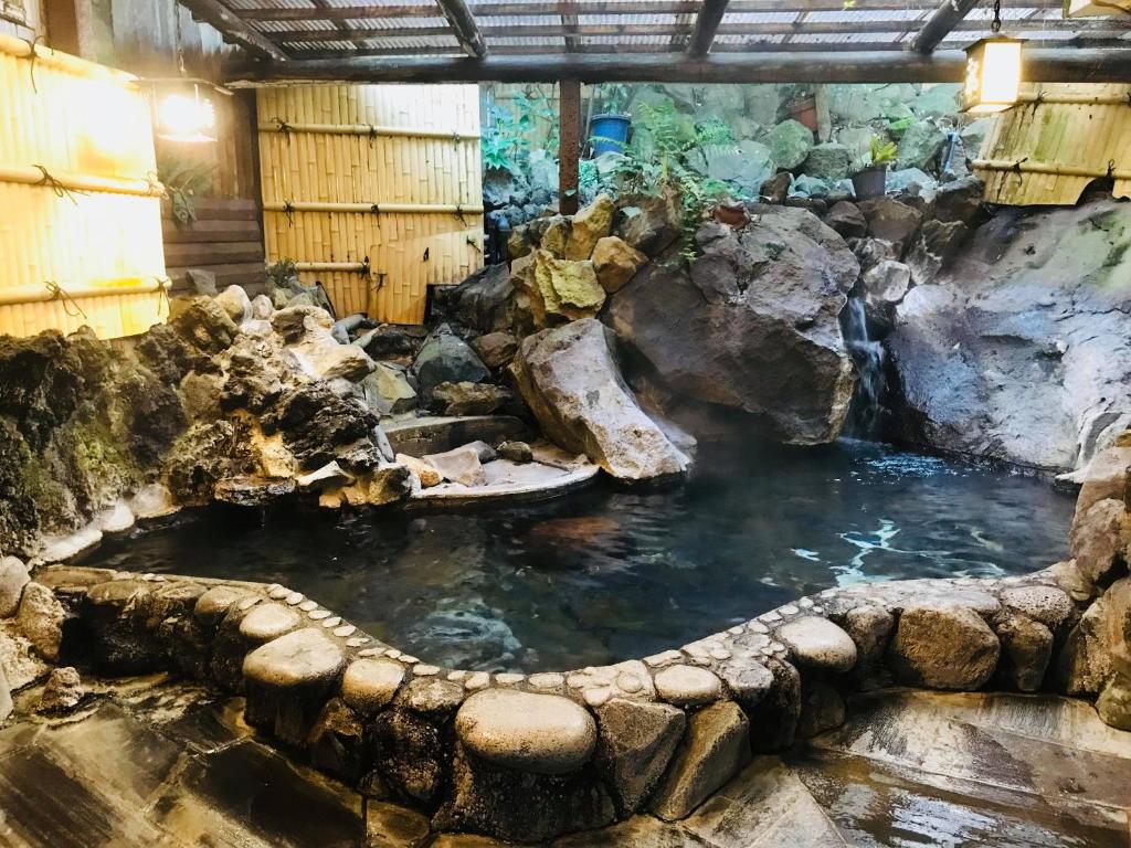 Tsukinoya semi open air onsen