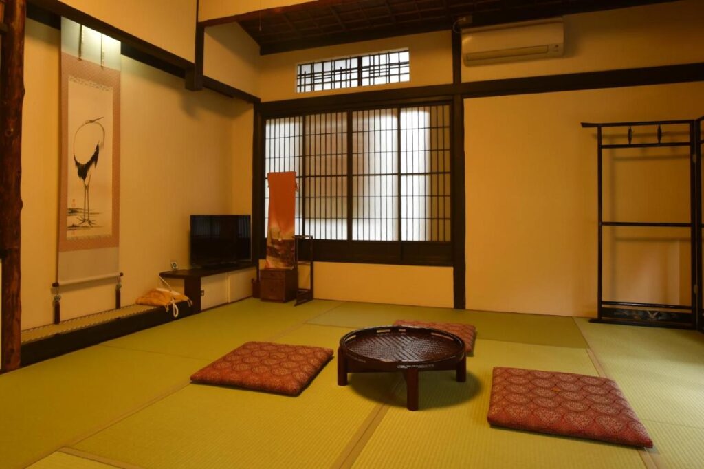 Yadoya Nishijinso tatami room