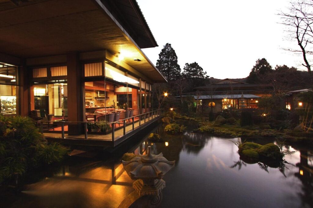 Yoshimatsu interior garden