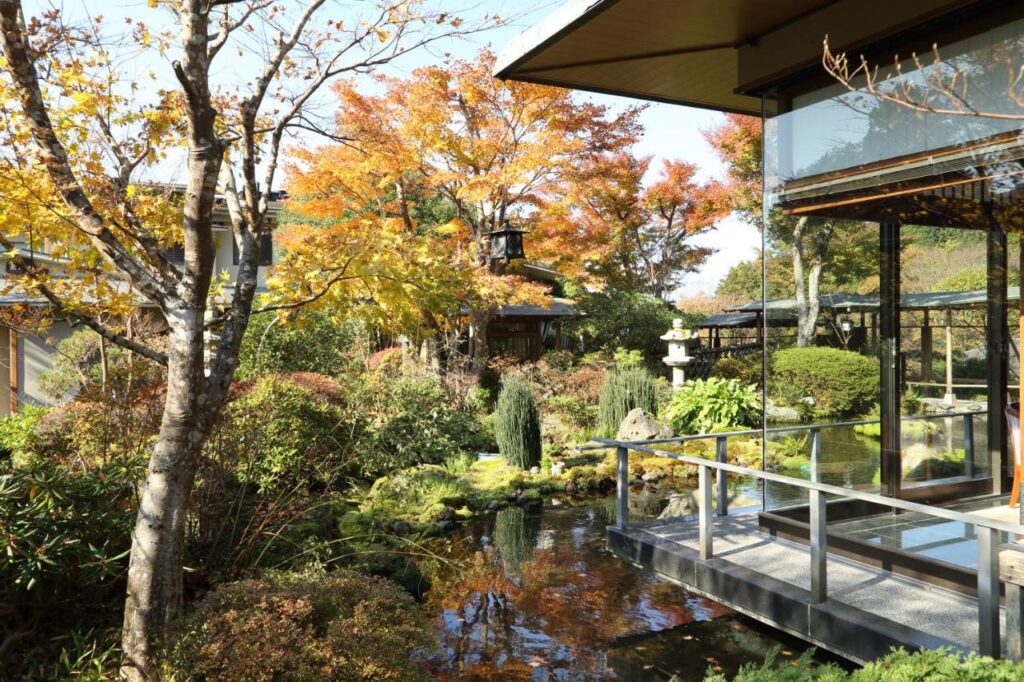 Yoshimatsu waters in the autumn