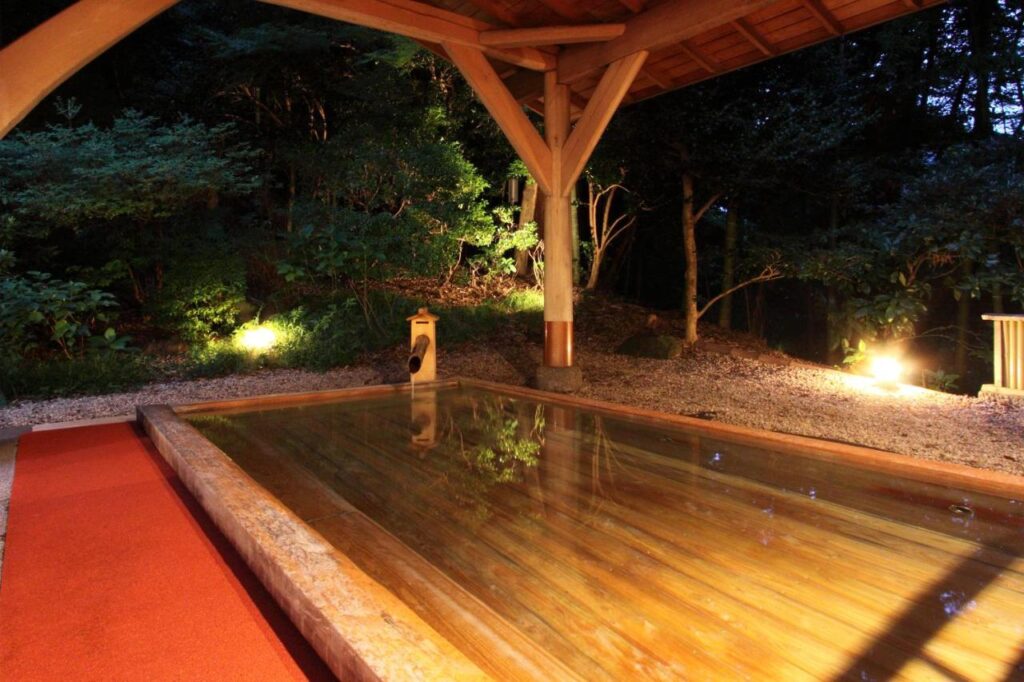 Yumoto Fujiya Hotel outdoor hot spring bath