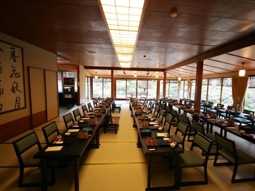 Nanten-en Inn ryokan dining room