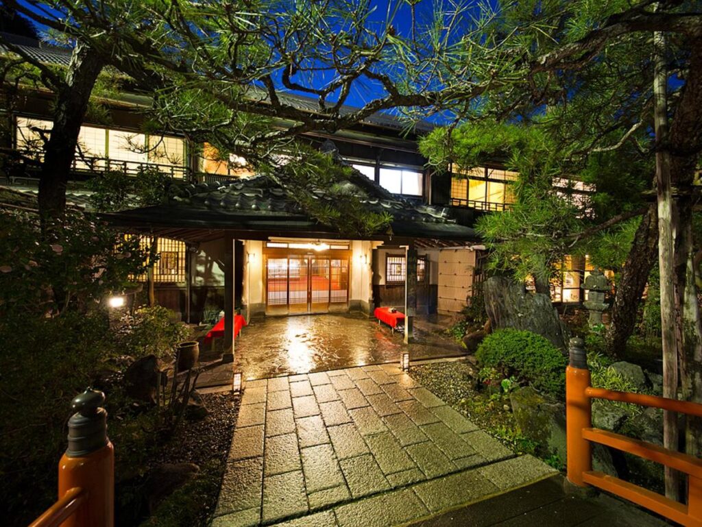 Nanten-en Inn ryokan entrance at night
