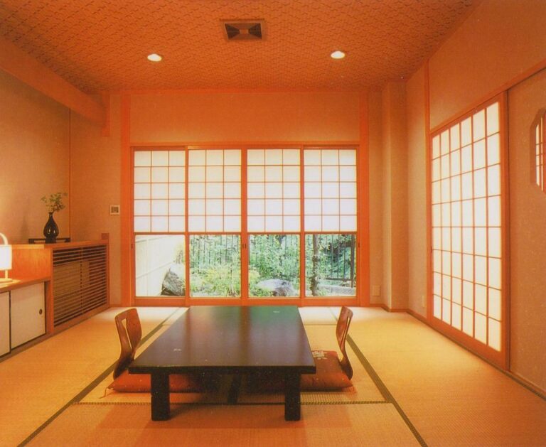 Okumizuma Onsen tatami room with shoji doors