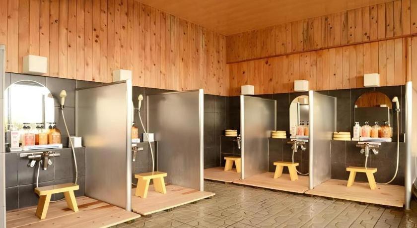 Amakusa Prince Hotel Onsen Shower Area
