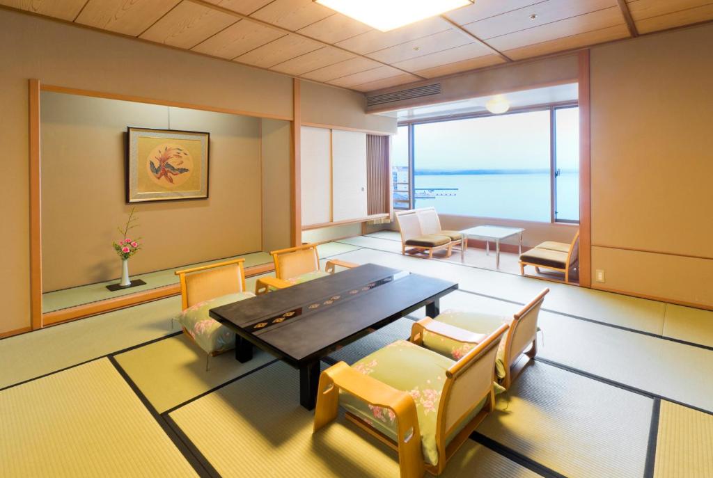 Aenokaze Tatami Room With View