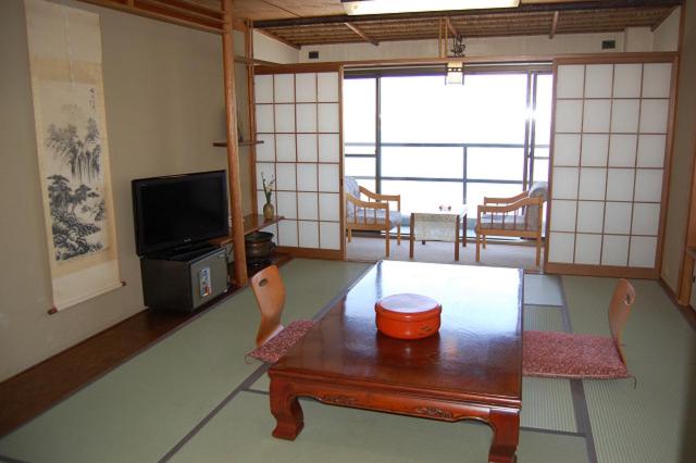 Ajikanko Hotel Uminoyadori Tatami Room Shoji Doors