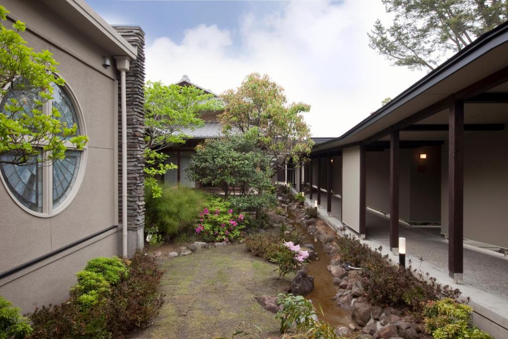 Amane Resort Gahama Garden Pathway