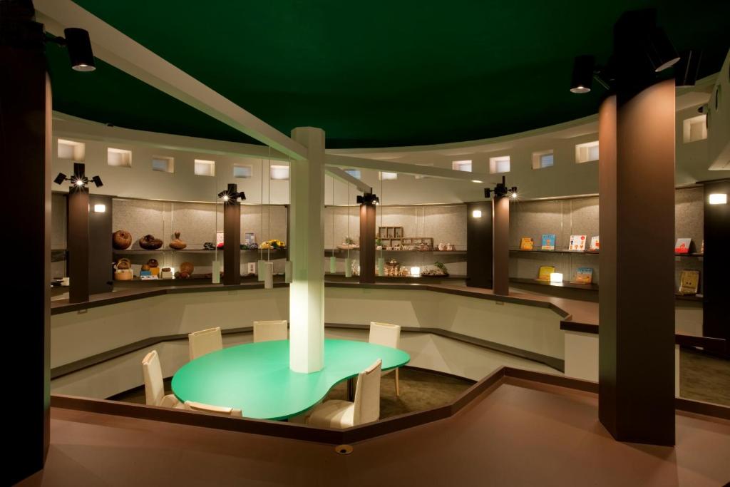 Amane Resort Gahama Library Interior