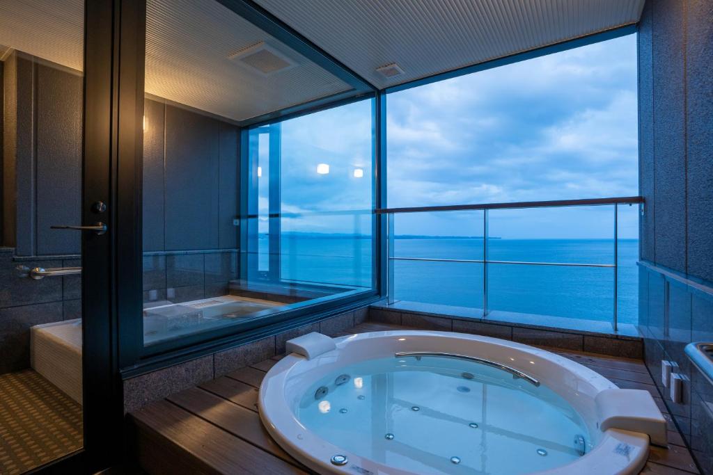 Amane Resort Gahama Ocean View Bath