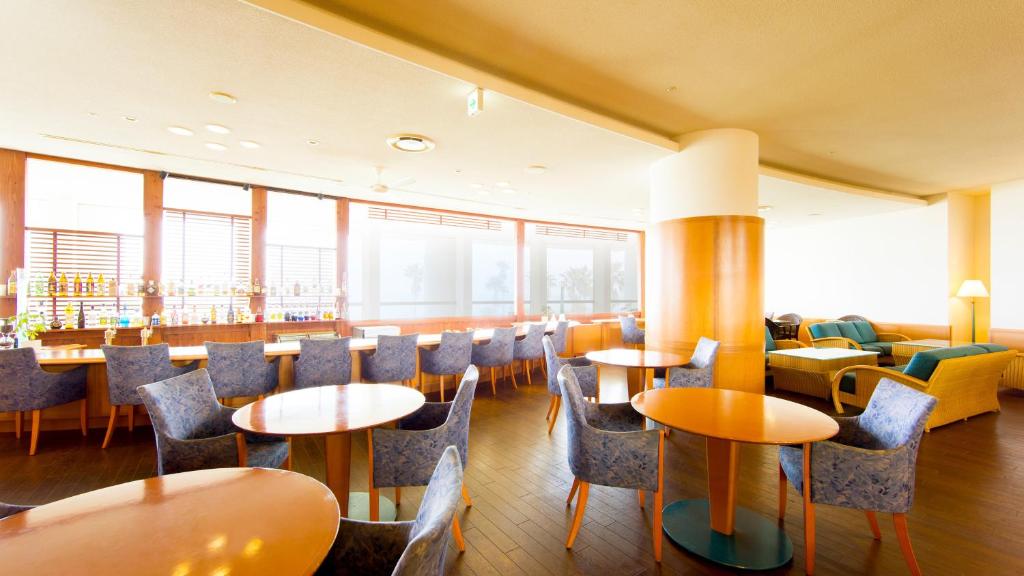 Ana Holiday Inn Resort Miyazaki By Ihg Lounge Area