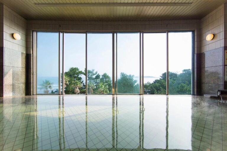 Ana Holiday Inn Resort Miyazaki By Ihg Onsen View