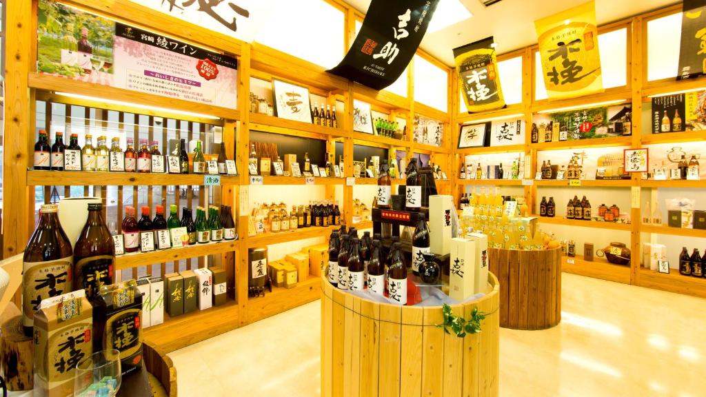 Ana Holiday Inn Resort Miyazaki By Ihg Sake Shop