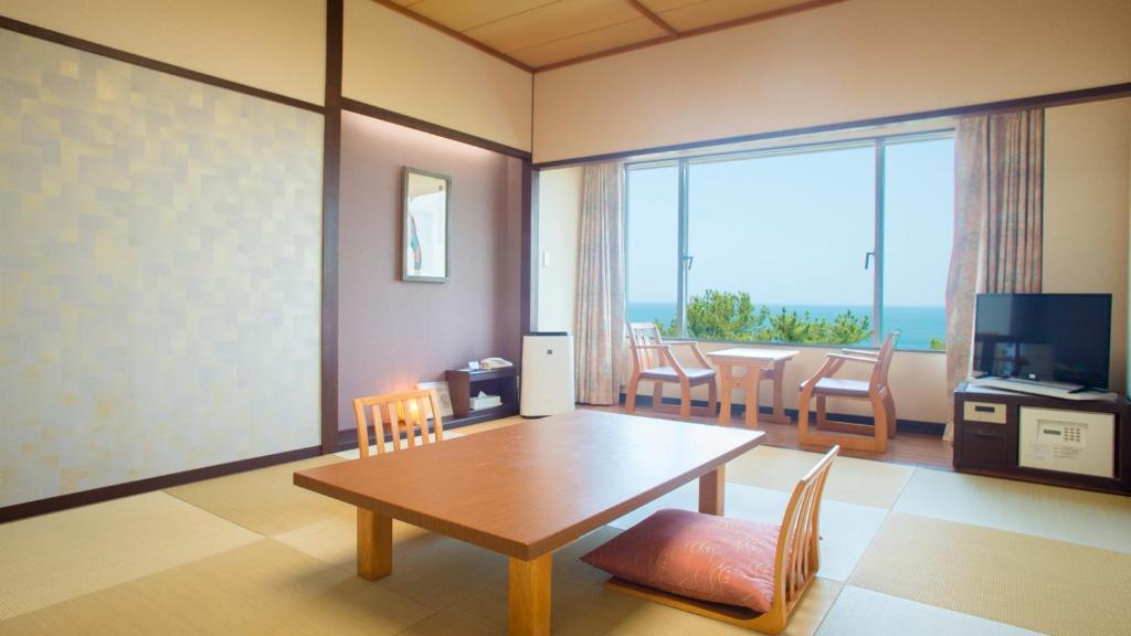 Ana Holiday Inn Resort Miyazaki Ihg Tatami Room Sea View