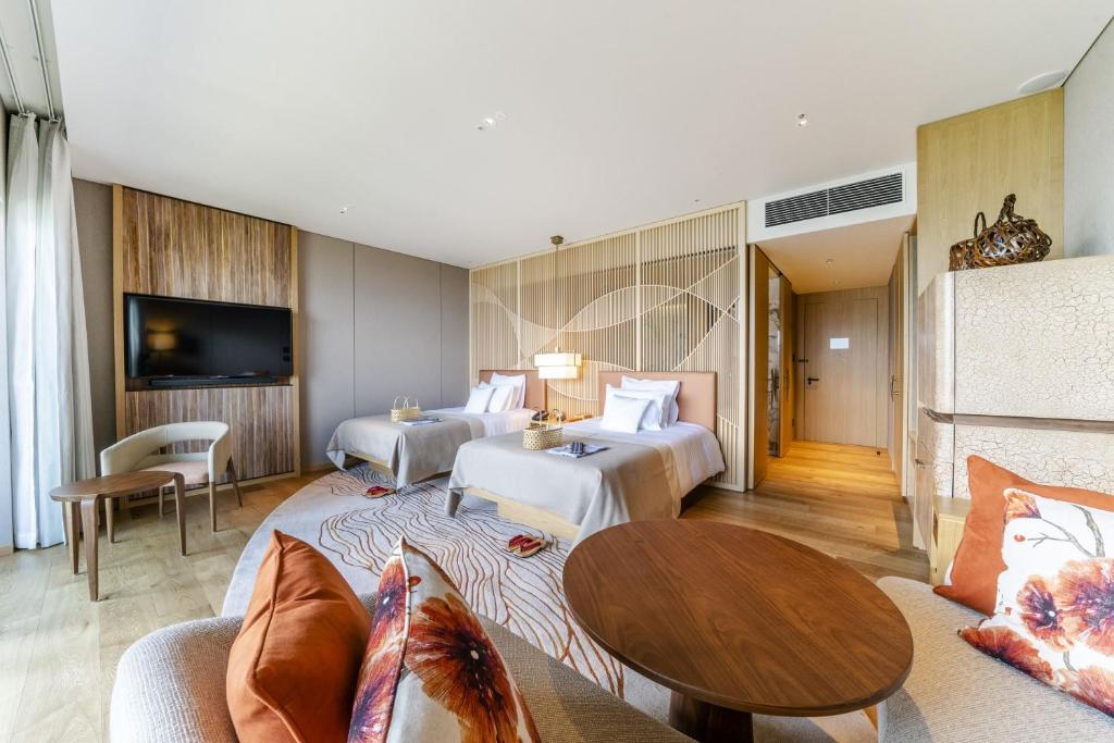 Ana Intercontinental Beppu Resort Spa Bedroom Lounge Area