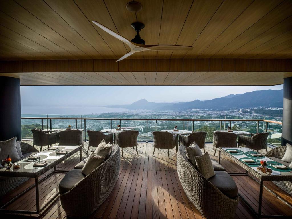 Ana Intercontinental Beppu Resort Spa Ihg Outdoor Lounge View