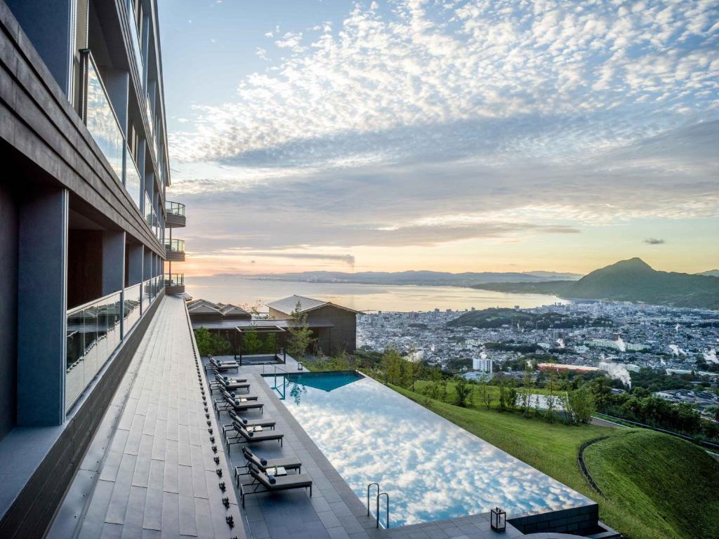 Ana Intercontinental Beppu Resort Spa Infinity Pool City View