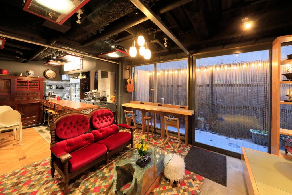 Andon Ryokan Lounge Area