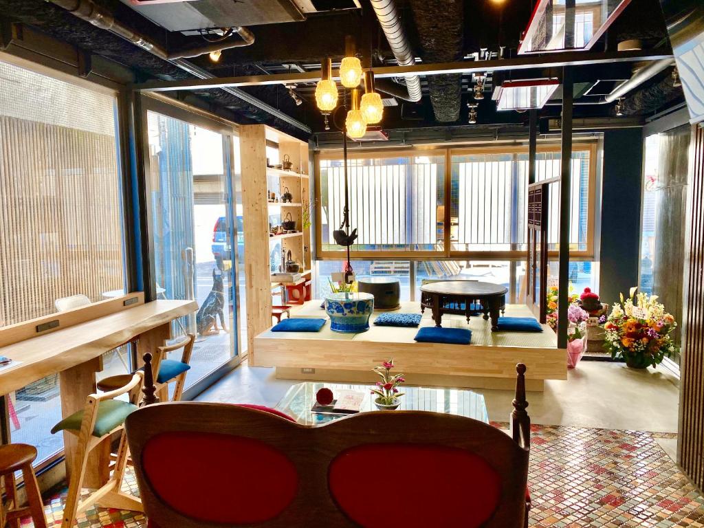 Andon Ryokan Modern Lounge