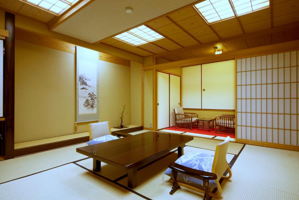 Asanoya Tatami Room Tea Area