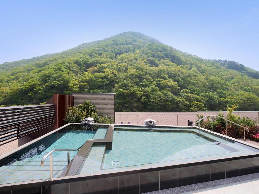 Asaya Hotel Outdoor Onsen Mountain View