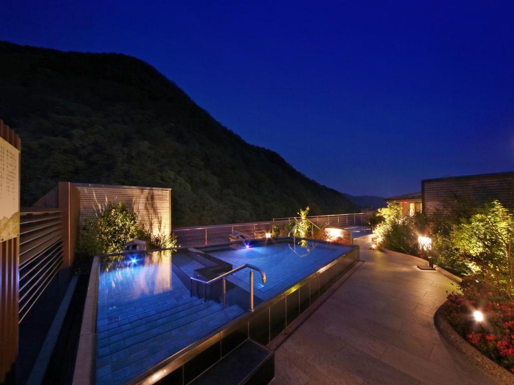 Asaya Hotel Rooftop Onsen Night