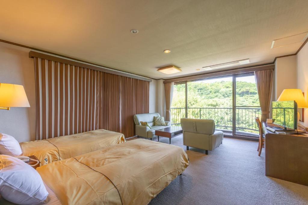 Atagawa Prince Hotel Twin Room Mountain View