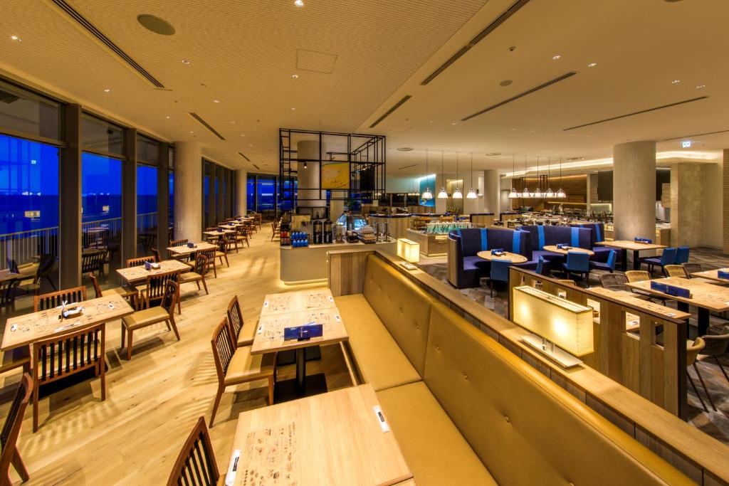 Atami Korakuen Hotel Restaurant Interior