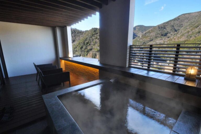 Aura Tachibana Outdoor Onsen