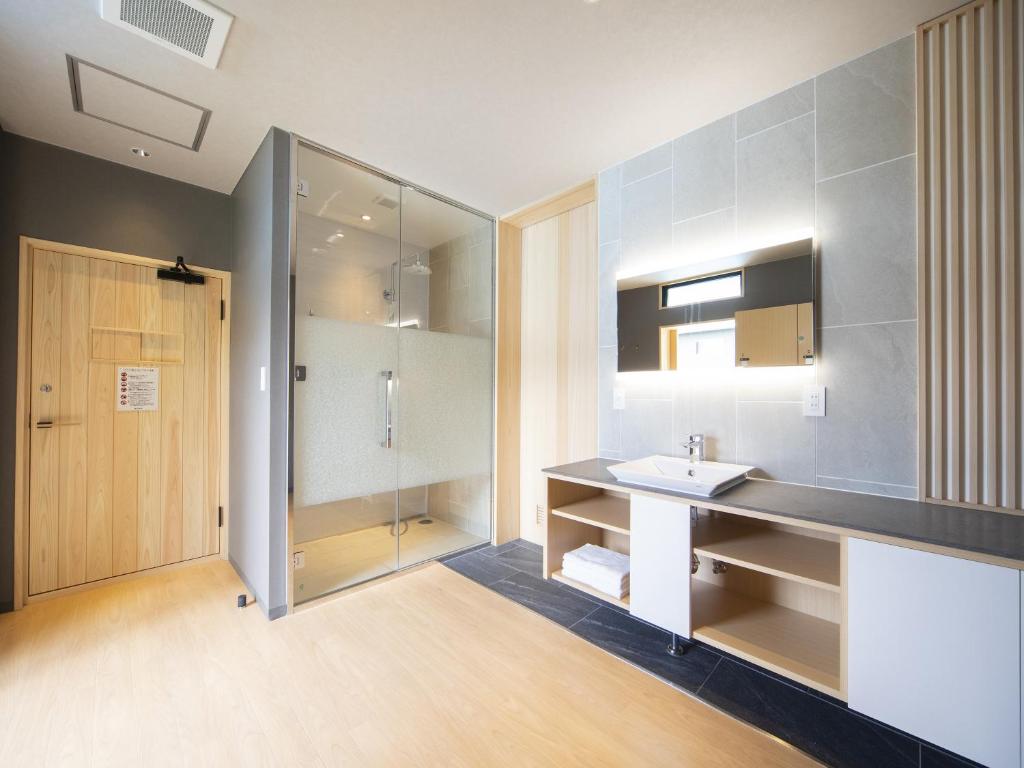 Awaji International Hotel The Sun Plaza Modern Bathroom