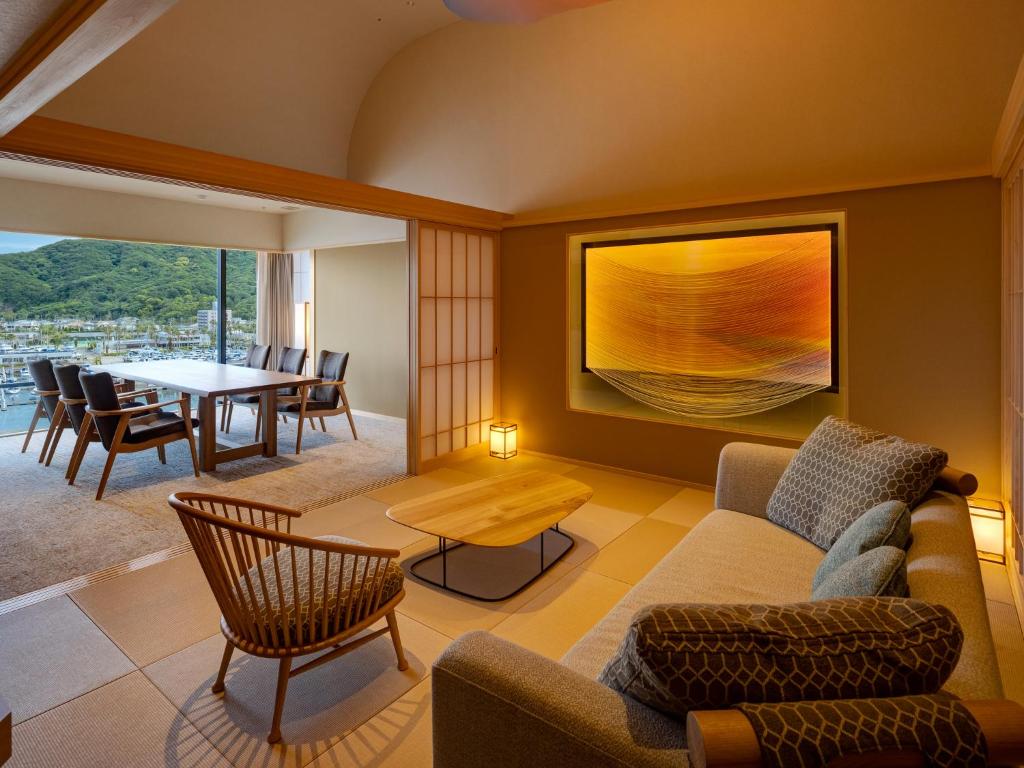 Awaji Yumesenkei Living Room Mountain View