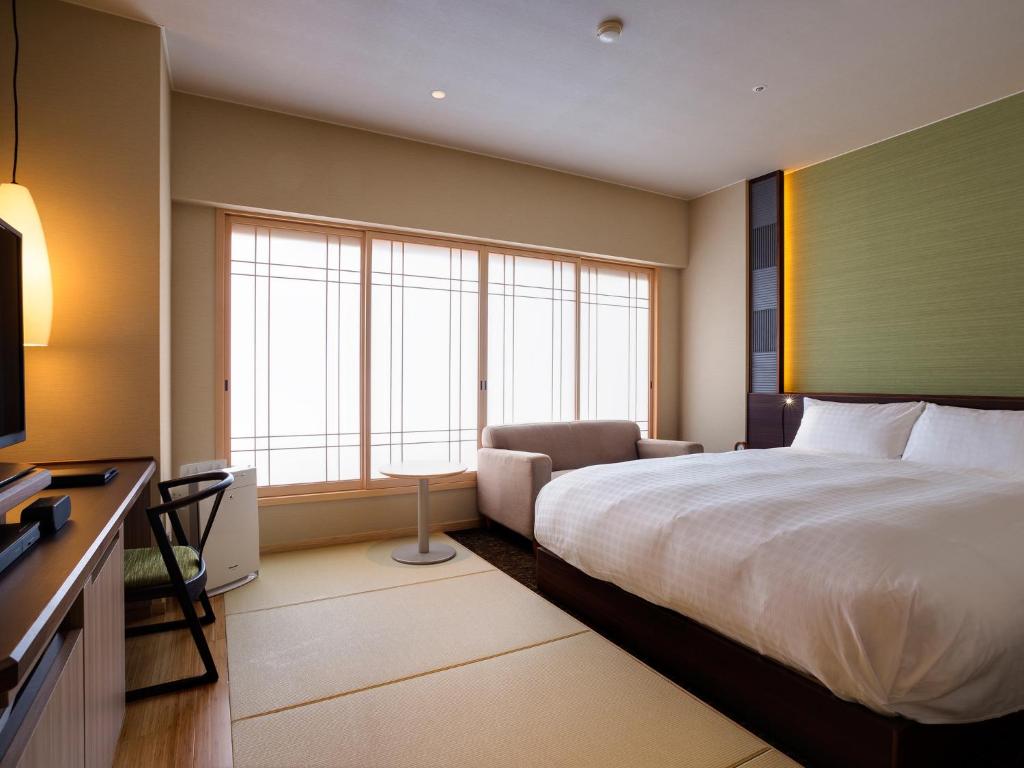Awaji Yumesenkei Modern Bedroom