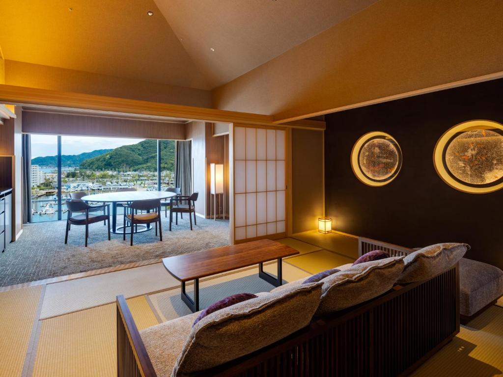 Awaji Yumesenkei Modern Tatami Room