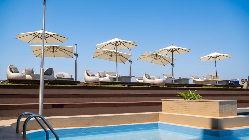 Awakan Poolside Lounge Umbrellas