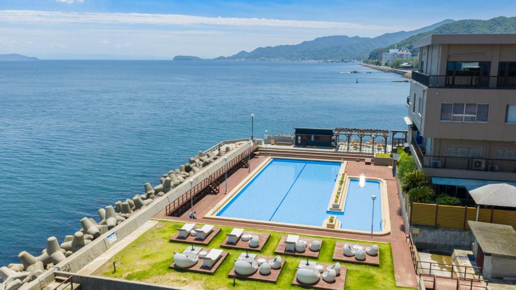 Awakan Seaside Pool And Lounge