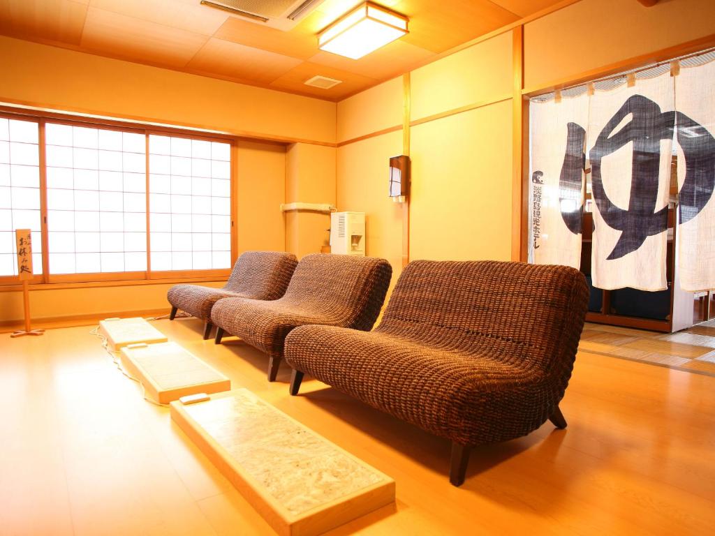 Awakan Woven Sofa Room