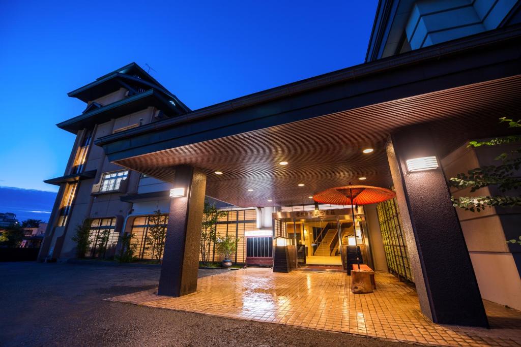 Azuma So Entrance Night