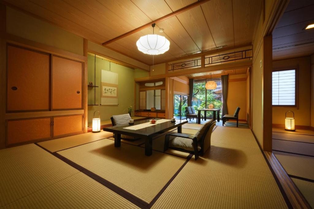 Azuma So Traditional Ryokan Room