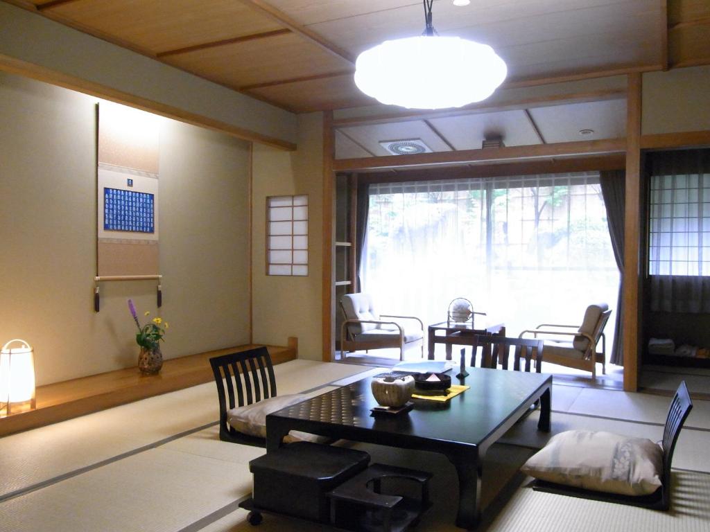 Azuma So Traditional Tatami Room