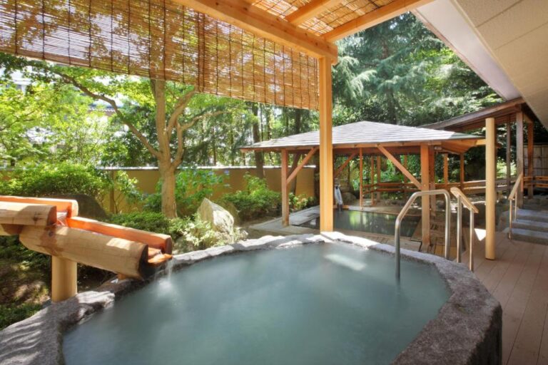 Azumakan Outdoor Onsen