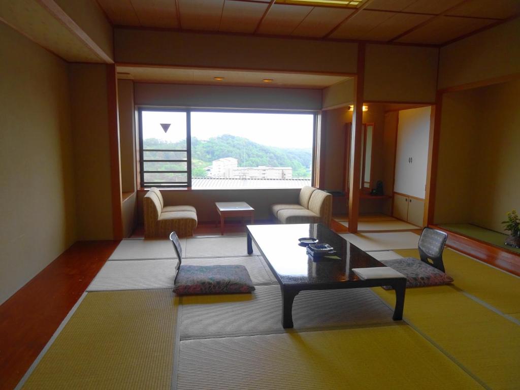 Azumakan Tatami Room Window View