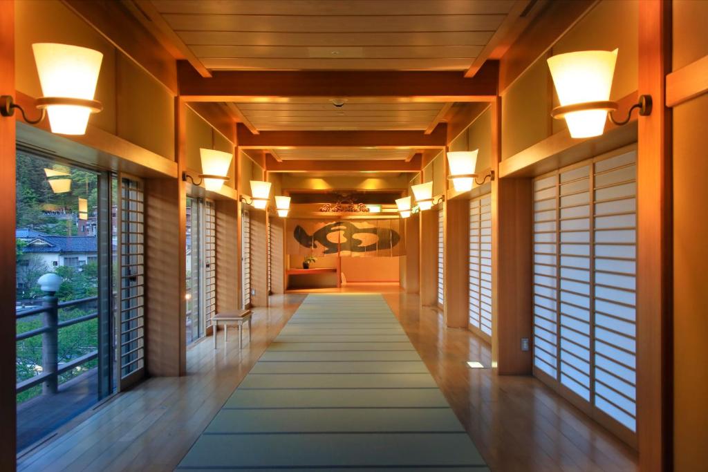 Bankokuya Corridor With Tatami