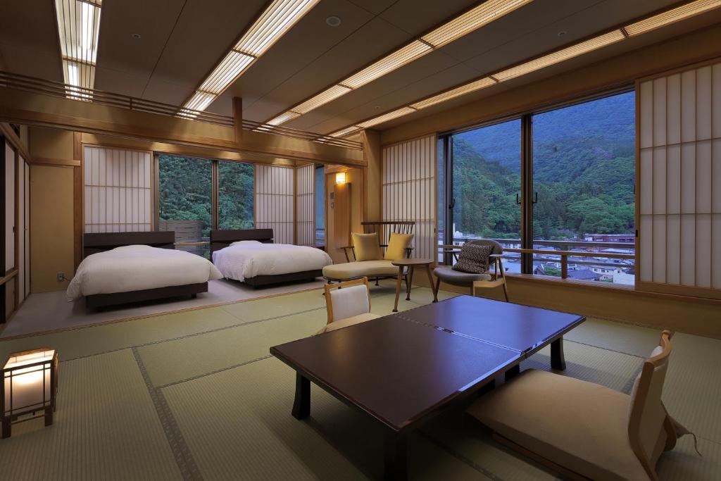 Bankokuya Tatami Room Mountain View