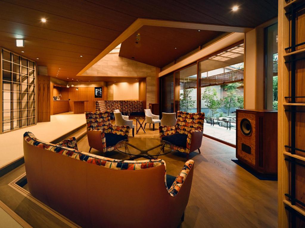 Beniya Modern Lounge Area