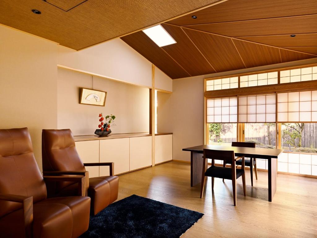 Beniya Modern Room