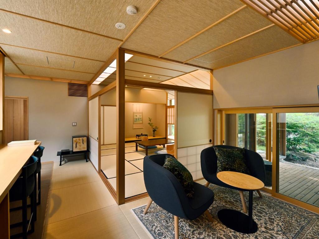 Beniya Modern Tatami Lounge