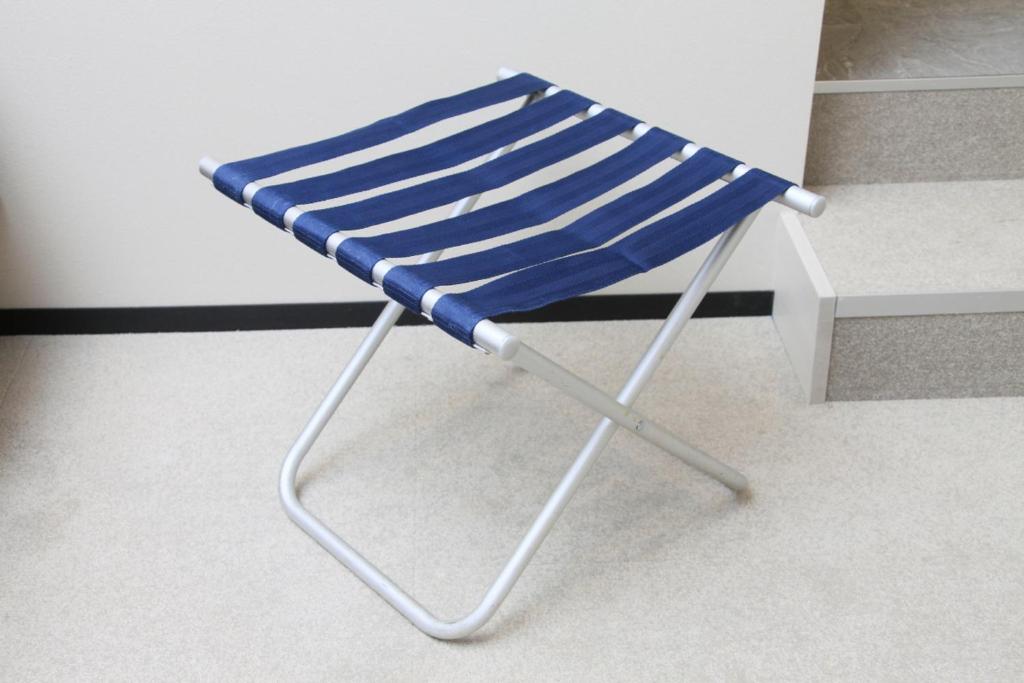 Center Hotel Tokyo Folding Luggage Rack