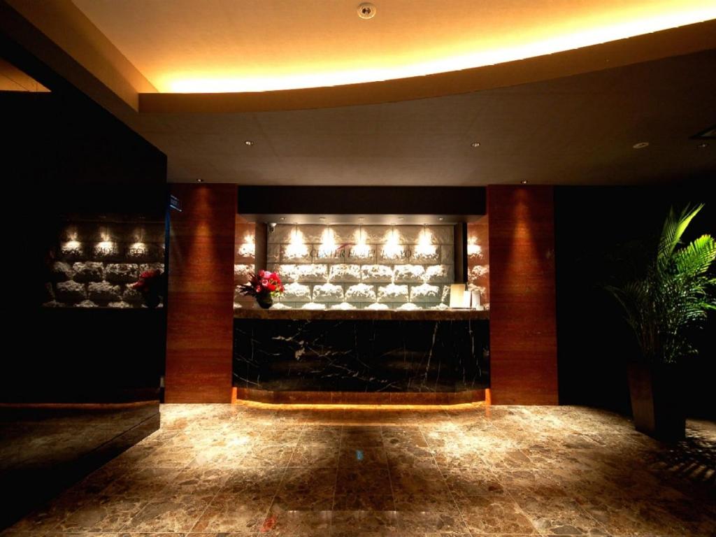 Center Hotel Tokyo Lobby