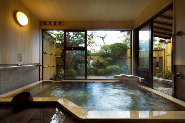 Charoku Annex Onsen Bath
